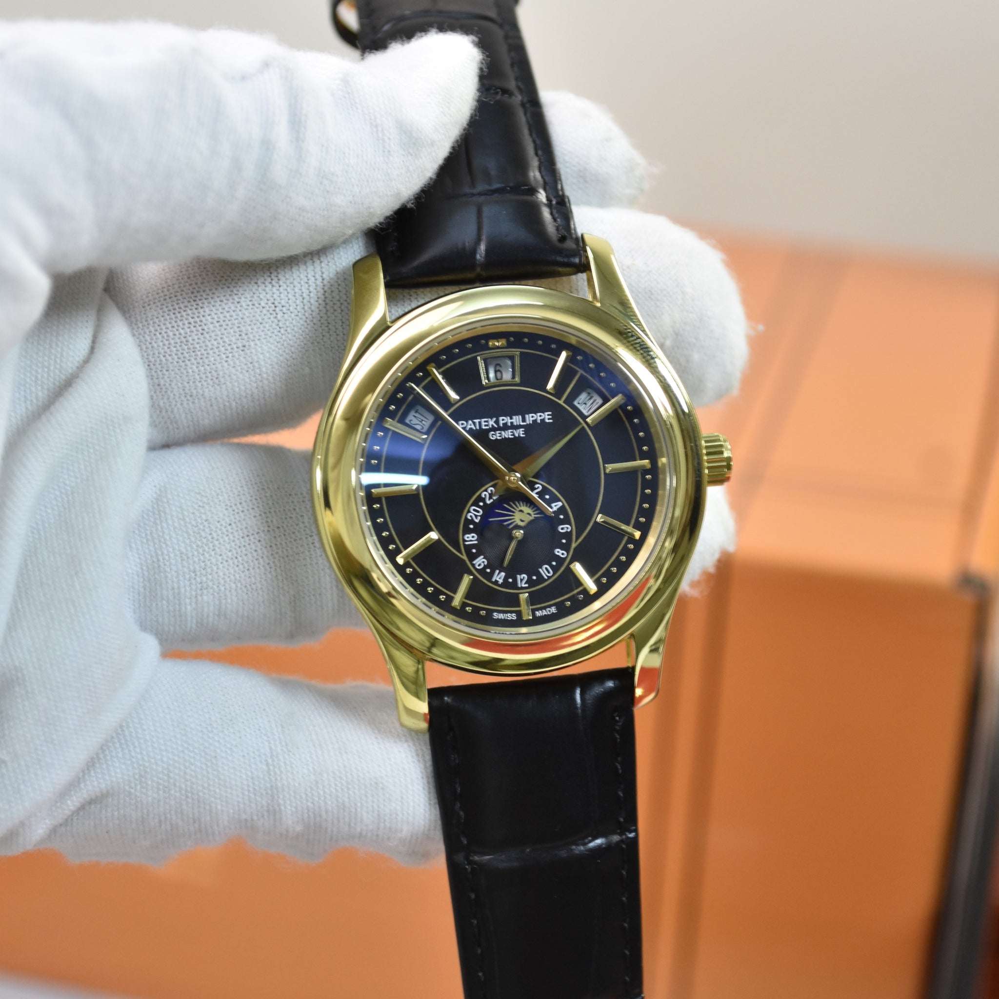 ANNUAL CALENDER AUTO 38MM GOLD BLACK