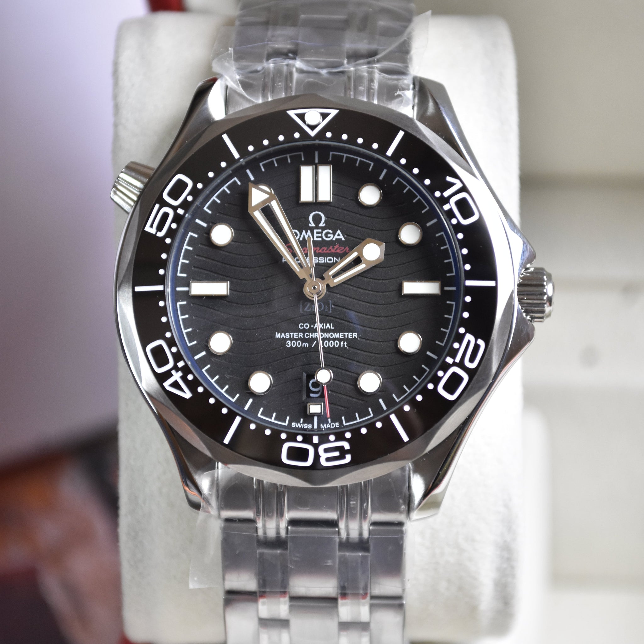 SEAMASTER AUTO SILVER BLACK DAIL