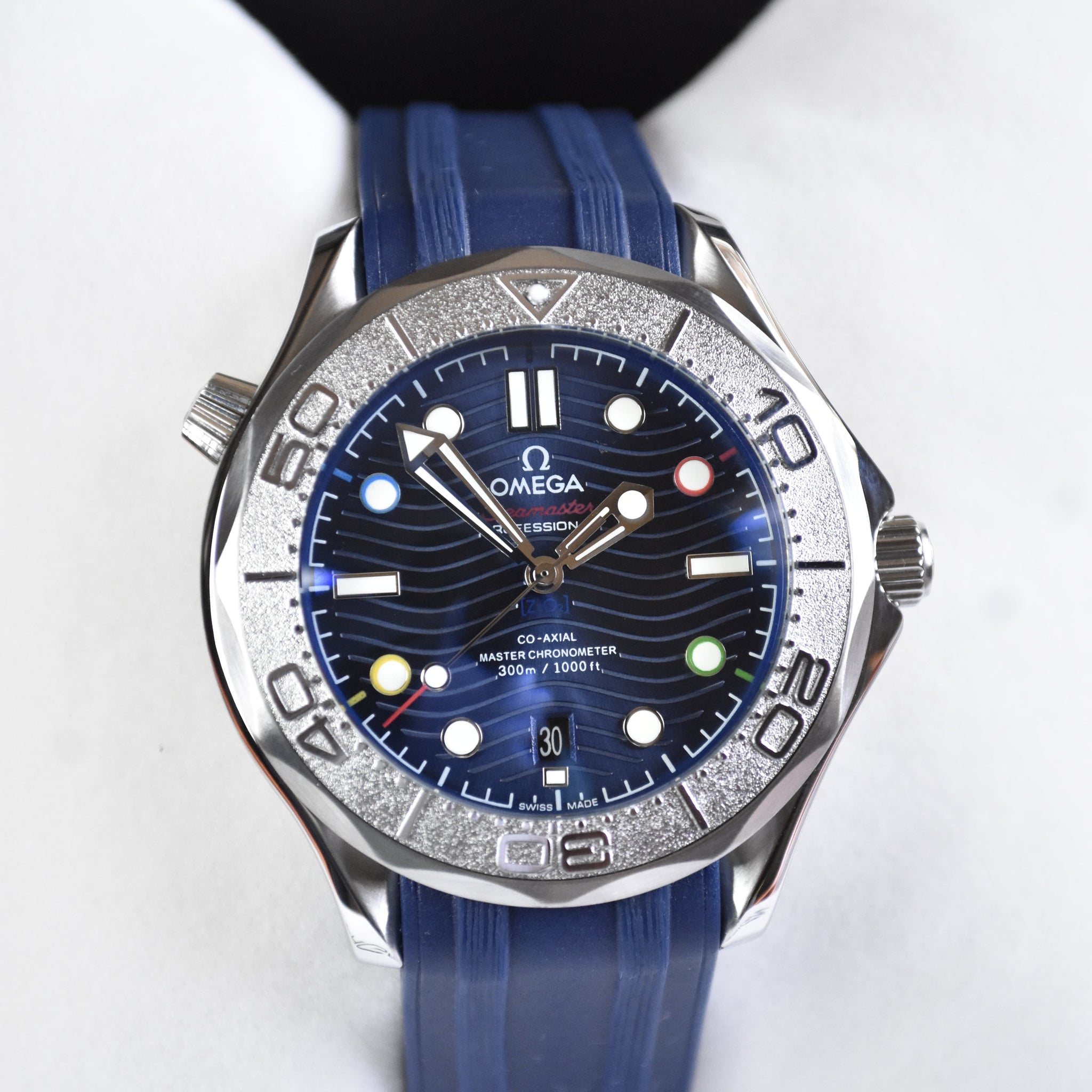 SEAMASTER AUTO STRAP SILVER BLUE DAIL