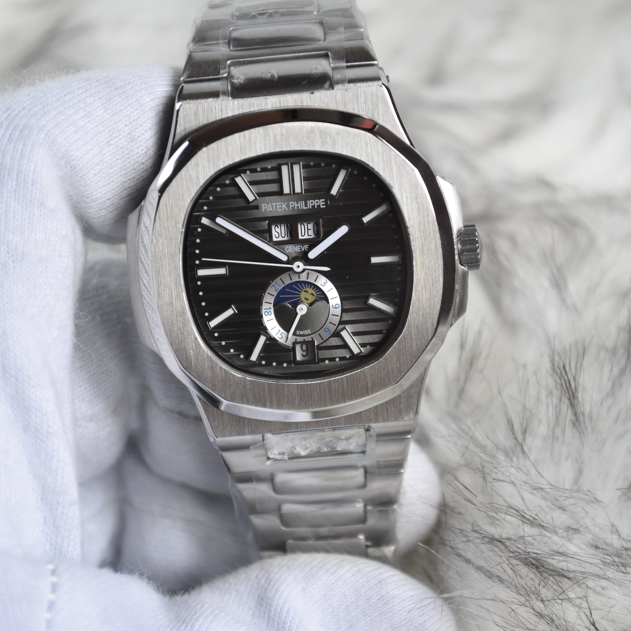 NAUTILUS CALENDER AUTO SILVER GREY (ZP)